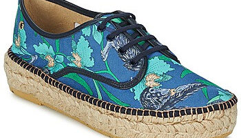 10 paires de chaussures fleuries