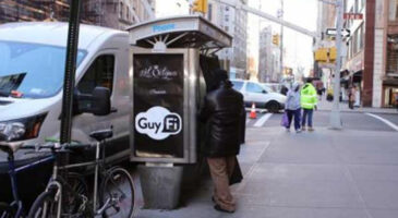 A New-York, les hommes peuvent légalement se palucher dans la rue