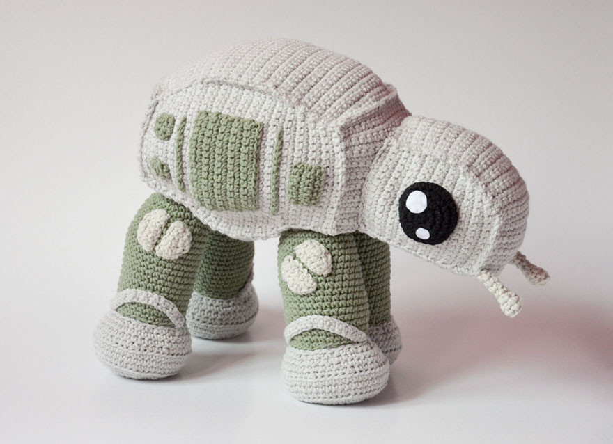 Adorable ce marcheur TB-TT de Star Wars réalisé au crochet !