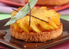 Ananas rôti à la vanille et flambé au rhum