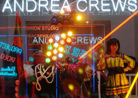 Andrea Crews : entre art et mode