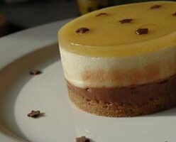 Bavarois poire sur fondant chocolat et craquant aux spéculoos