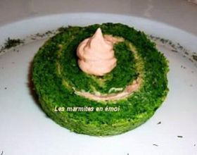 Bûche de noël au saumon et aux épinards