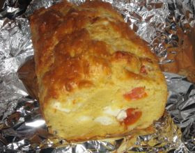 Cake à la Féta et tomates cerises