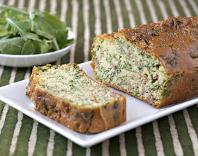 Cake roquette, pancetta et parmesan