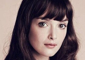 Louis Vuitton adore Charlotte Le Bon !