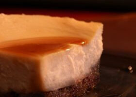 Cheesecake à la cerise et aux amandes