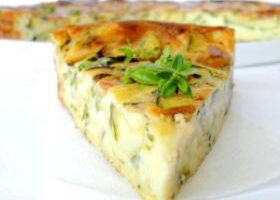 Clafoutis léger aux courgettes et fromage de chèvre