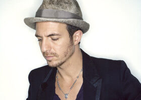 Pour Noël, offrez-vous Calogero !