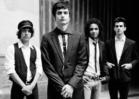 Découvrez  « Nico Teen Love » le dernier clip des BB Brunes !