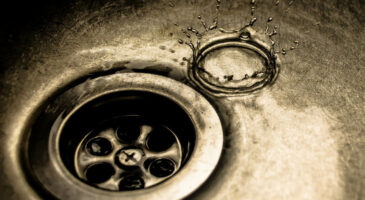 Déboucher son évier façon grand-mère