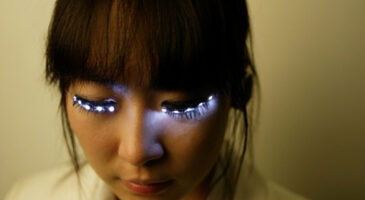 Des faux-cils lumineux pour des yeux de fée