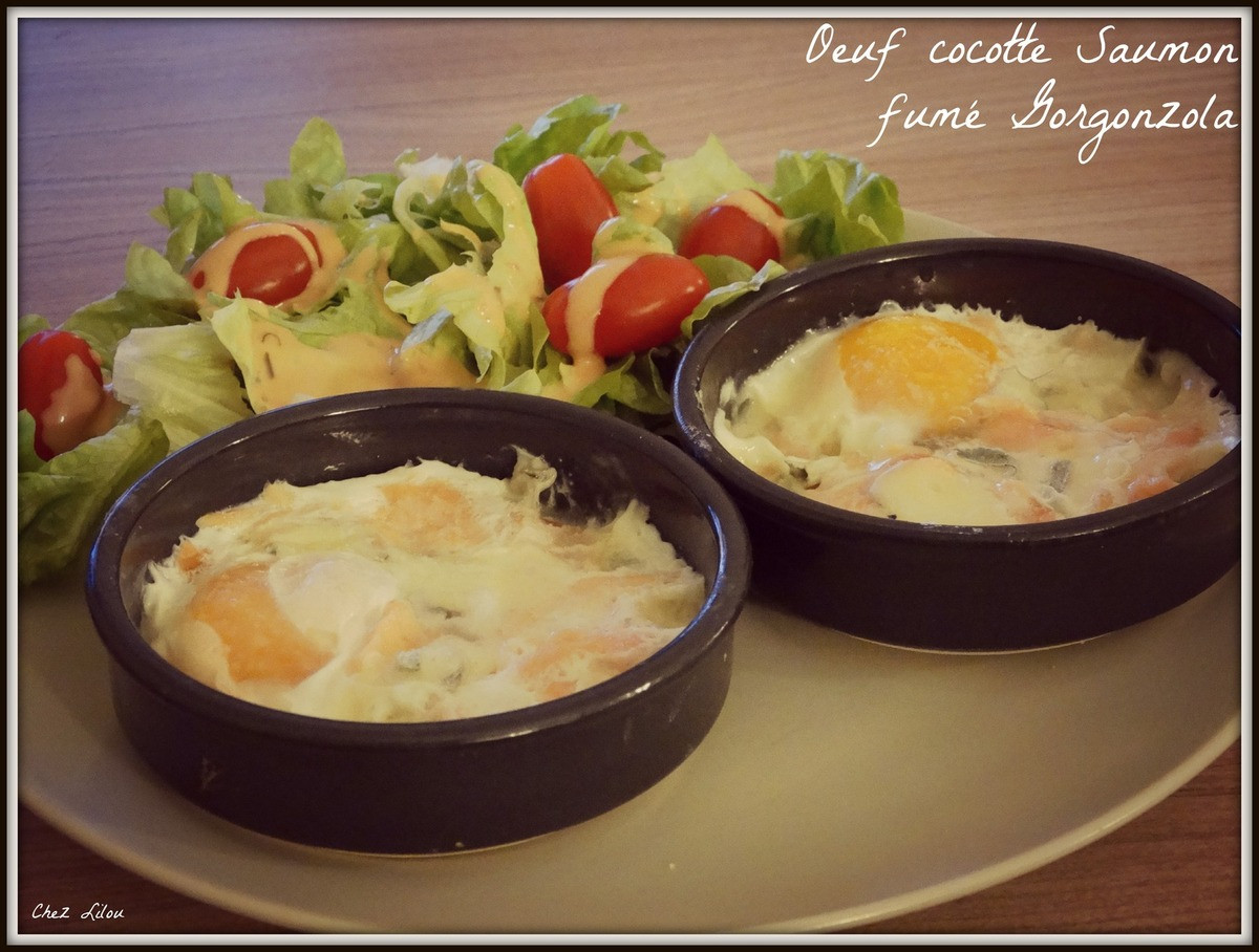 Des oeufs cocotte au saumon fumé et gorgonzola