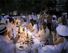 Dîner en blanc place de l&rsquo;Etoile
