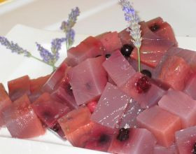 Cubes de fruits rouges à la lavande