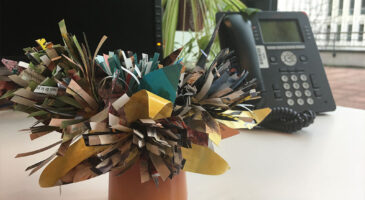 Fabriquer des fleurs à partir de magazine