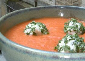 Gaspacho à la tomate et ses billes de chèvre
