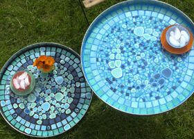 Fiches créatives : guéridons bleus