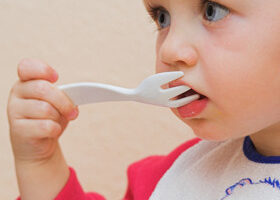 L&rsquo;alimentation de 3 à 6 ans : apprendre le plaisir de manger équilibré