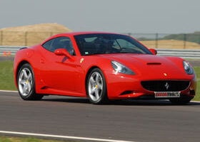 J&rsquo;ai testé pour vous… le pilotage de voitures d&rsquo;exception