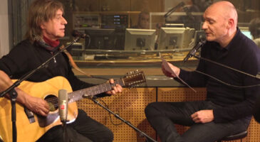 Jean-Louis Aubert et Gaëtan Roussel interprètent « Temps à nouveau » et ça donne des frissons