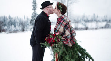 Jolie mariée avec une robe originale en sapin !