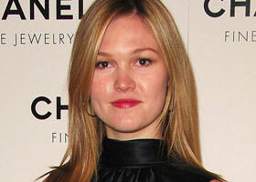 Julia Stiles va faire ses armes dans Dexter
