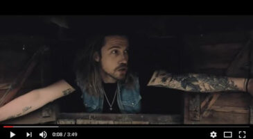 Julien Doré chante la Javanaise… en japonais !