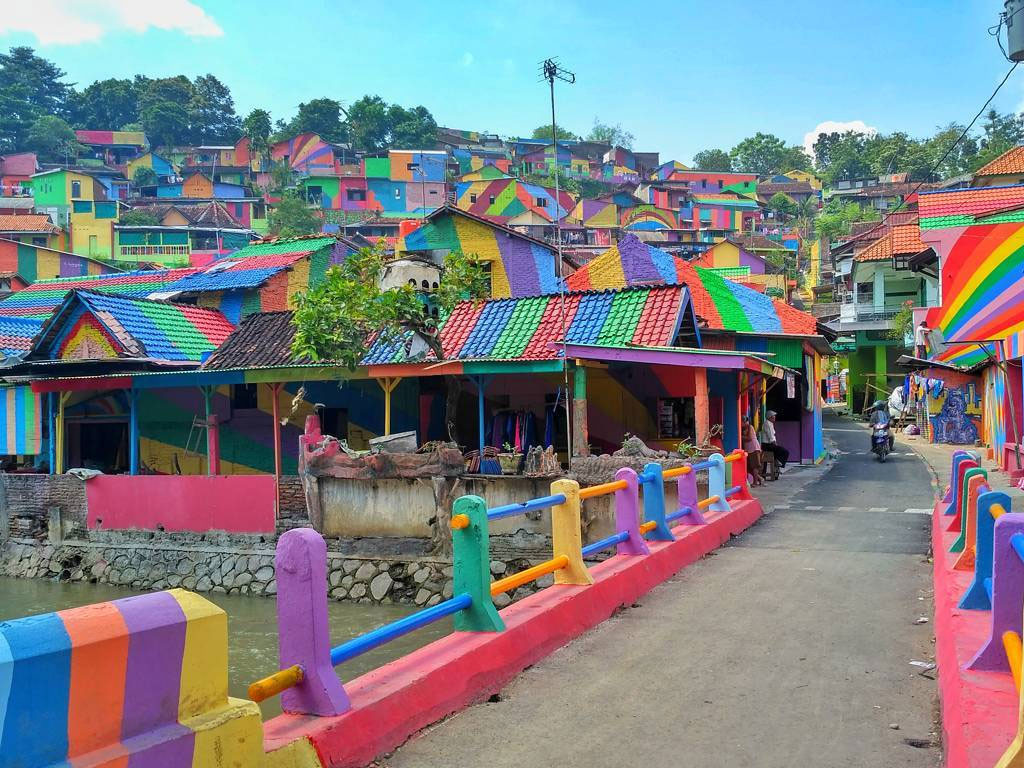 Kampung Pelangi, l&rsquo;incroyable village arc-en-ciel d&rsquo;Indonésie