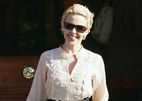 Kylie Minogue dit-elle bye-bye à son toy-boy ?