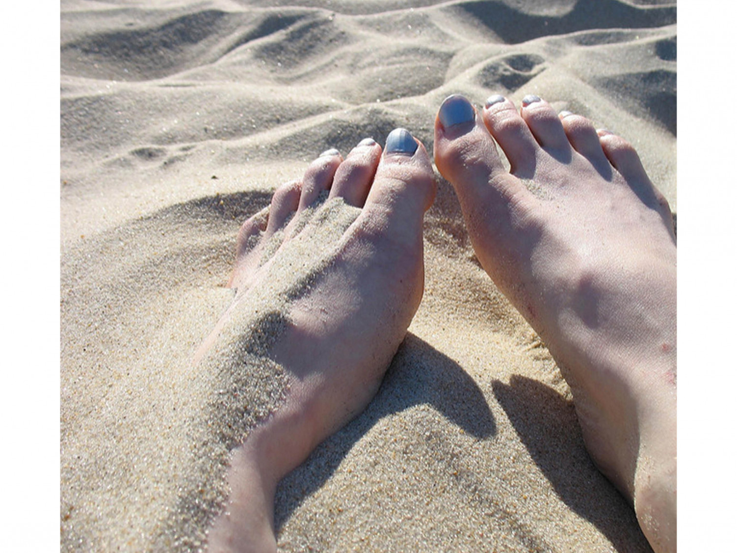 L&rsquo;astuce ultime pour ne pas avoir de sable collé aux pieds toute la journée