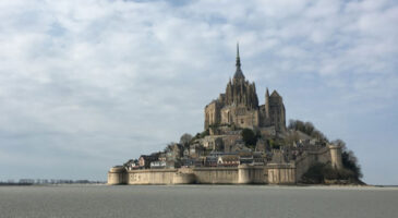 Le Mont-Saint-Michel est-il breton ou normand ?