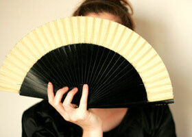 Le geste de l&rsquo;été : l&rsquo;éventail