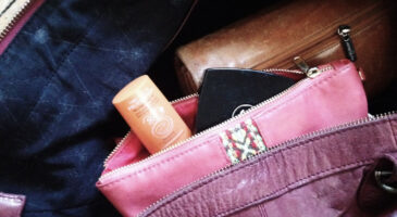 Le make-up (et produits de beauté) indispensable à avoir dans son sac à main