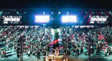 Le plus grand groupe rock du monde joue « Smells Like Teen Spirit » de Nirvana