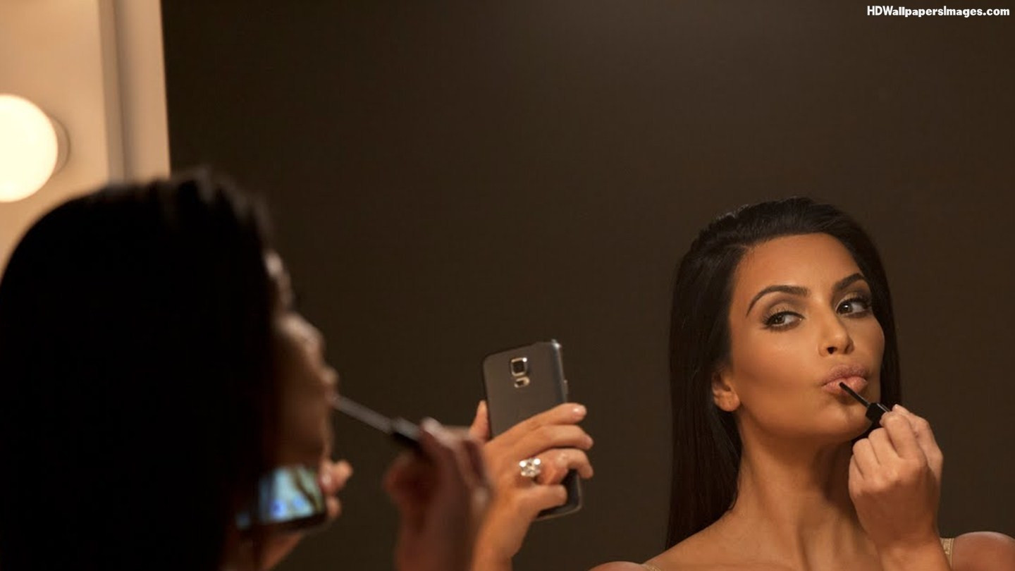 Les 5 filles qu&rsquo;on déteste sur les réseaux sociaux