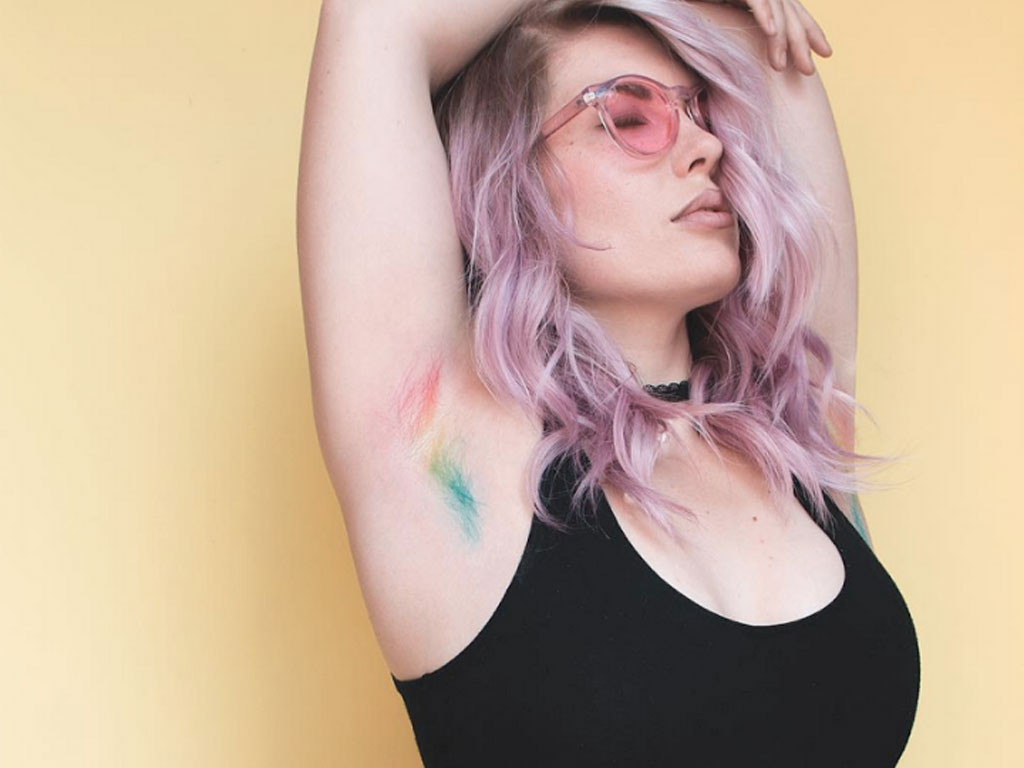 Les aisselles colorées, la nouvelle tendance de l&rsquo;été