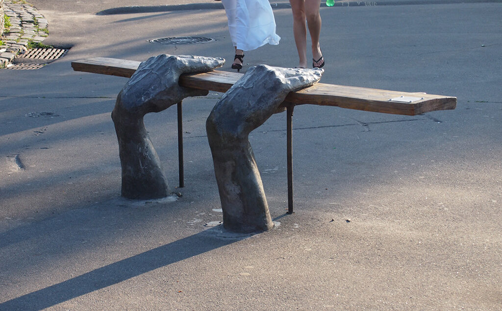Les-bancs-publics-les-plus-insolites