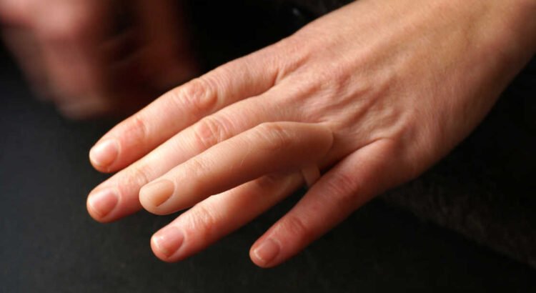 Les bijoux un peu dérangeants de Nadja Buttendorf