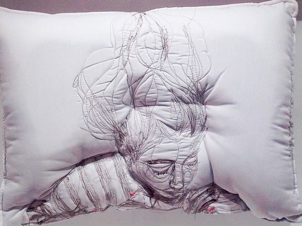 Les coussins brodés de Maryam Ashkanian