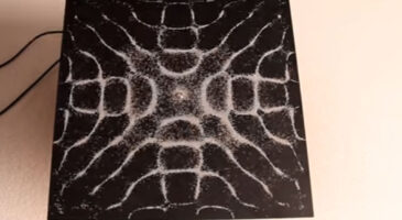 Magie de la science : des vibrations dessinent des motifs dans du sel