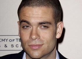 Le bad boy de Glee sort son premier album solo !