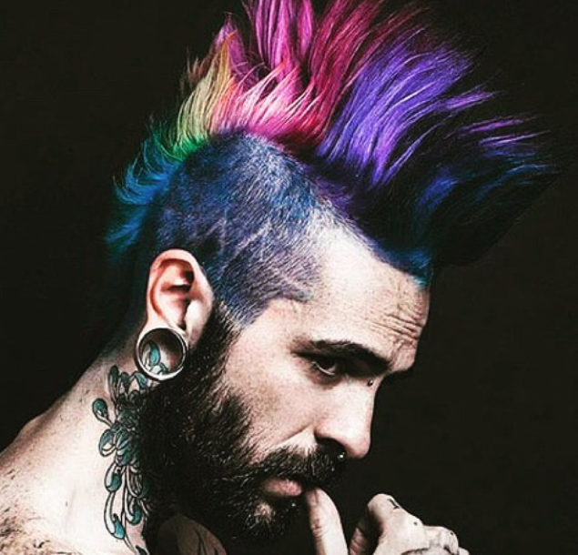 #MermanHair, la nouvelle tendance colorée chez ces messieurs