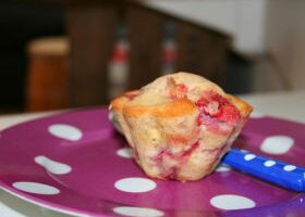 Muffins aux fraises et chocolat blanc