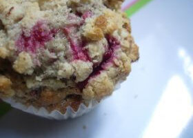 Muffins géants à la framboise et au chocolat blanc