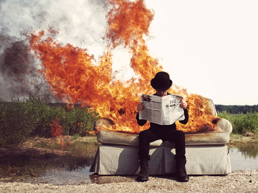 Nicolas Bruno, atteint de paralysie du sommeil, prend en photo ses cauchemars