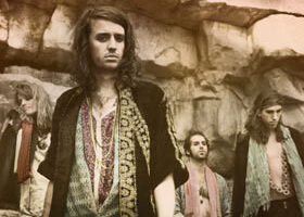 On adore le clip : « Plage » de Crystal Fighters