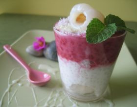 Perles du japon à la noix de coco et au litchi sauce à la framboise