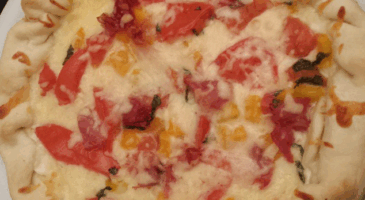 Pizza blanche aux légumes du soleil