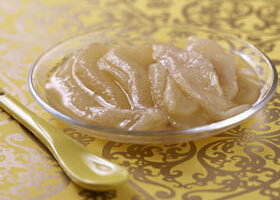 Poires pochées au rhum